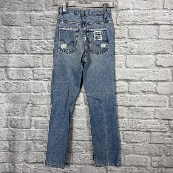 VTG 70’s Levi’s White Tag Distressed Light Wash Straight Leg Jeans 23”x 27” - Picture 5 of 11